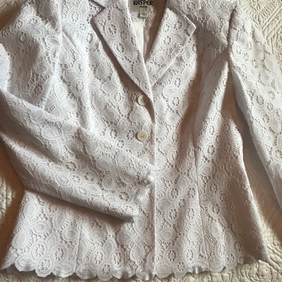 White two piece jacket and skirt lace lace suit - Picture 4 of 8